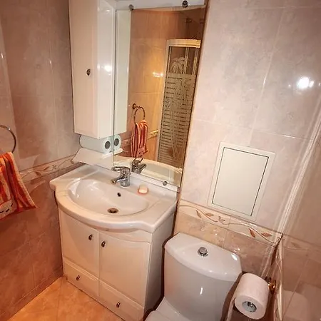 Veronika Apartment *